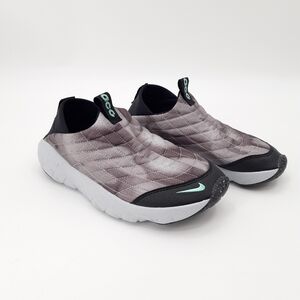 Nike | ACG Moc 3.5 SE Special Edition Pure Platinum Shoes in Black, Green Glow